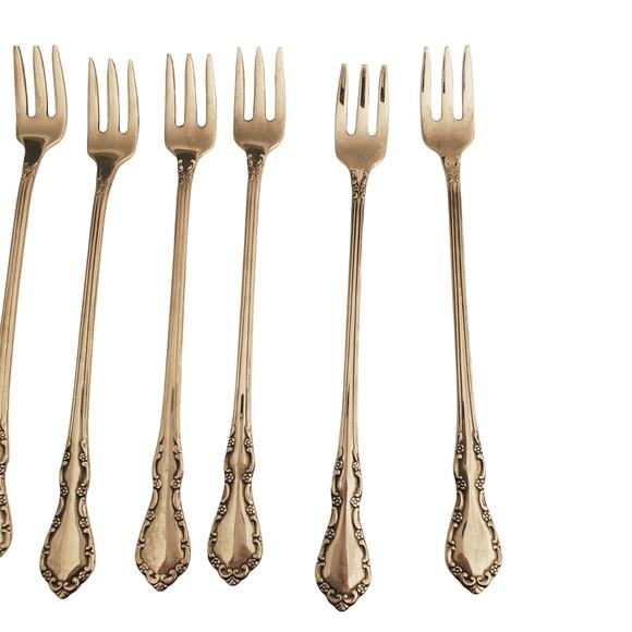 Oneida MANSION HALL Stainless Distinction USA Glossy Silverware Flatware - Picture 4 of 9